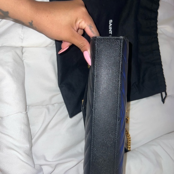 SAINT LAURENT MEDIUM CROSSBODY BAG - Picture 2 of 4